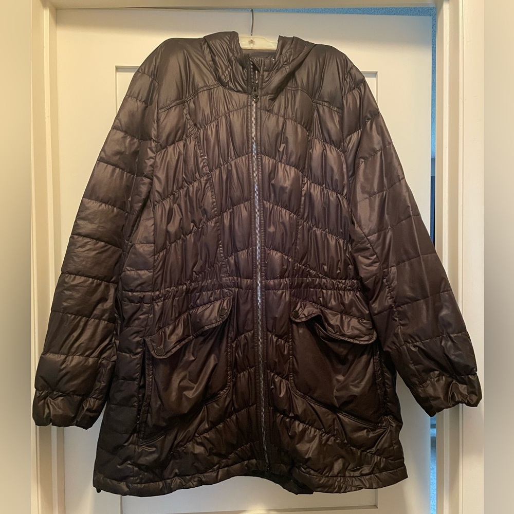 Women’s above the knee puffer coat (Athleta), lightweight but warm.